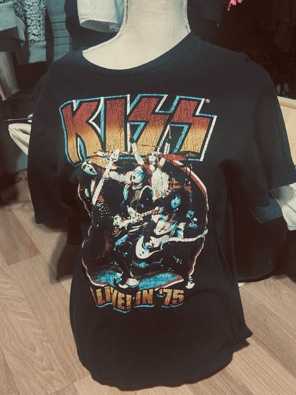 KISS Women's Black Graphic Short Sleeve Tee